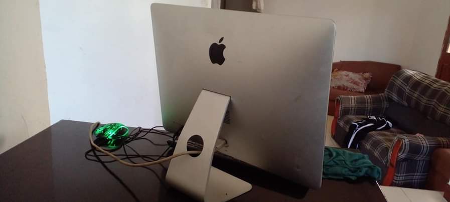 A picture of Wahi iMac nch 21 5 ram 8gb SSD 1000gb i5