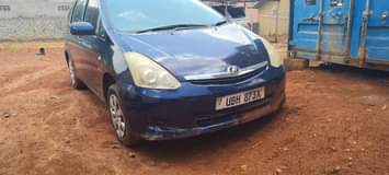 A picture of Toyota wish for sale call me on 256751331103 or what