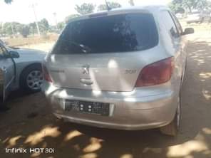 A picture of Distress 307 Normal hand manual transmission drive Price slashed to