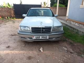 A picture of Mercedes Benz C 200