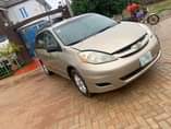 A picture of Toyota Sienna