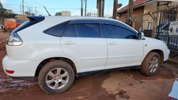 A picture of 2006 Toyota Harrier