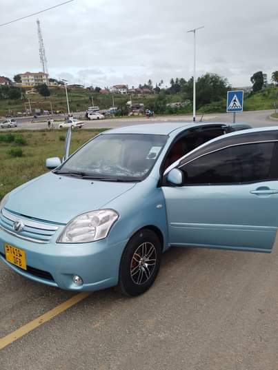 A picture of Toyota Raum Kalii