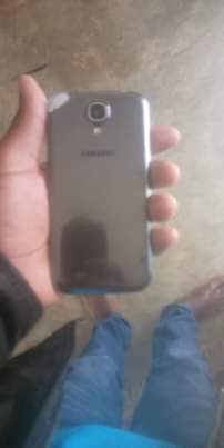 A picture of 90 000 NAUZA SIMU YANGU SAMSUNG GALAXY S4 KALI SANA