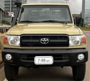 A picture of TOYOTA LAND CRUISER V6 BUFFALO 70th Series Manual with Aux