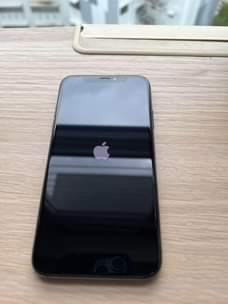 A picture of iPhone X 64gb neat and clean
