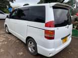 A picture of Toyota noah
