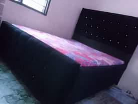 A picture of kitanda 56 pamoja na godoro nchi 6 nauza 270 maongezi