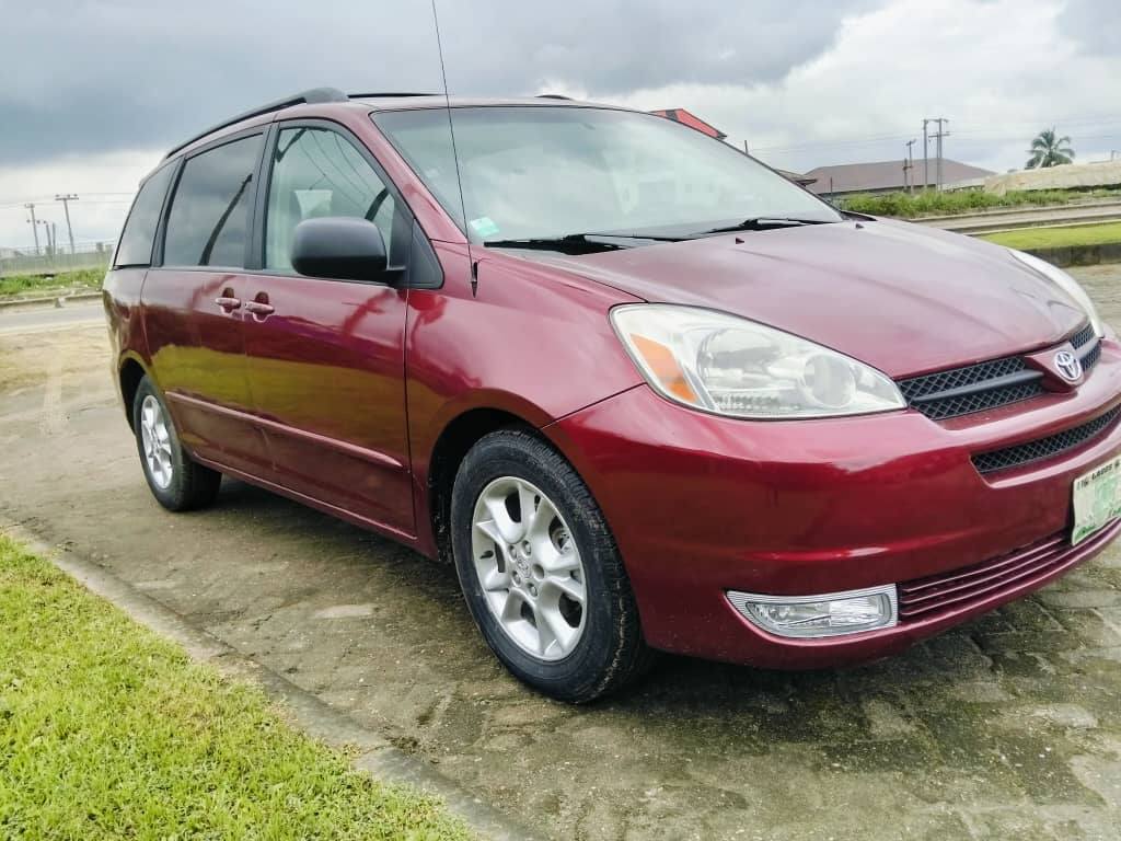 A picture of Toyota Sienna