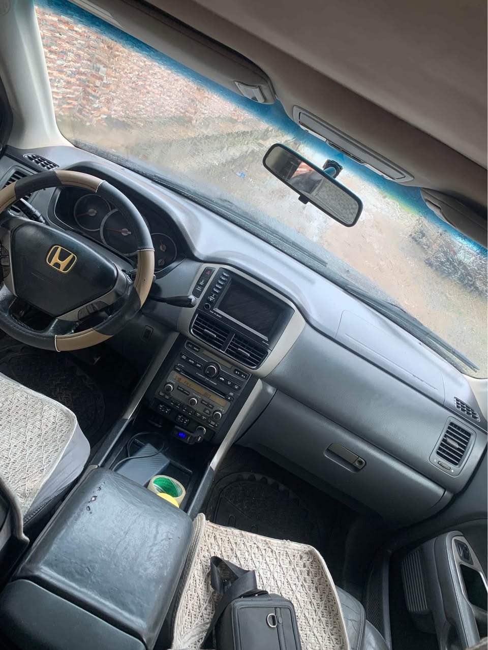A picture of Owner need money asap 2007 Honda Pilot Evrything is working
