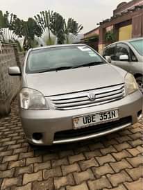 A picture of Toyota raum