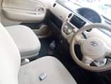 A picture of 2006 Toyota Sienta