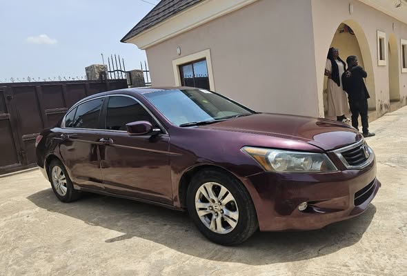 A picture of 09 Honda Accord Eagle Spirit in Excellent condition Untampered Engine
