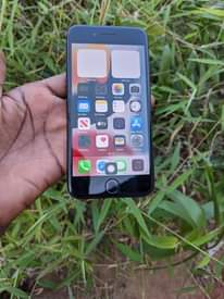A picture of iPhone 7 plain gb32 bh78 finger saaf 0686820249