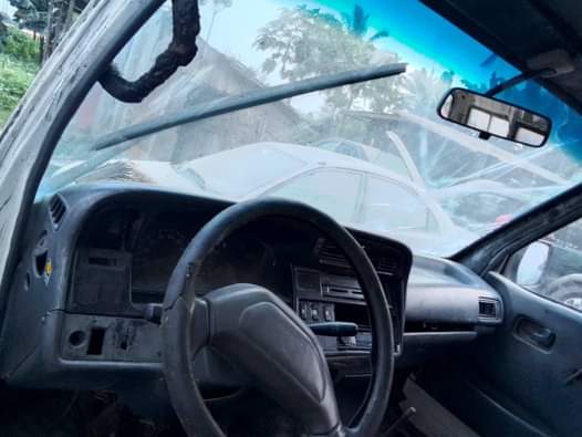 A picture of Toyota hiAce bus Engine sound Gear working perfectly Price 2.7negotiable