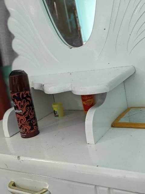 A picture of DRESSING TABLE