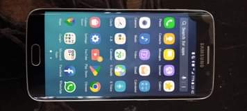 A picture of Siuzii tamaa hiyo ni samsung s6 edge kwa 130 000