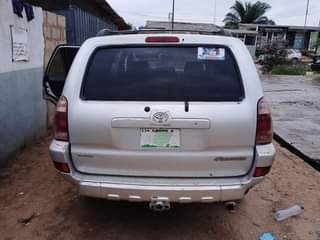A picture of Toyota 4RUNNER JEEP