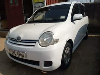 A picture of TOYOTA SIENTA