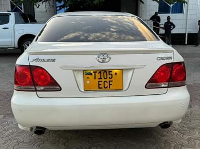 A picture of Toyota crown