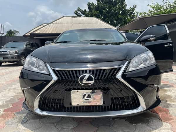 A picture of Lexus ES 350 2010 model upgraded to 2020 beak on