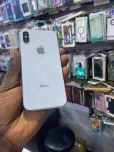 A picture of Iphone x