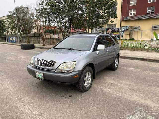 A picture of 2003 LEXUS RX300