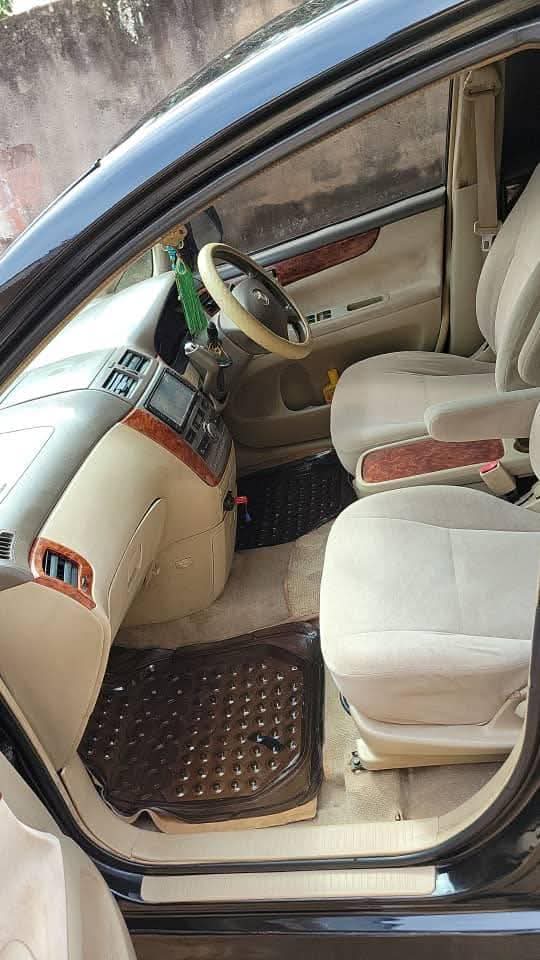 A picture of 2006 Toyota ipsum