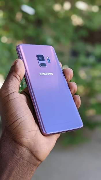 A picture of Samsung s9