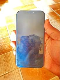 A picture of IPHONE XR