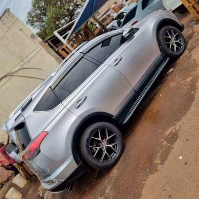 A picture of Rav4 2017 68m