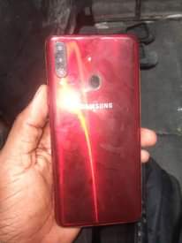 A picture of Samsung a20s