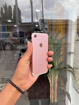 A picture of Iphone 7plain 32gb