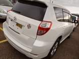 A picture of Toyota van guard 2011model on sale 75m