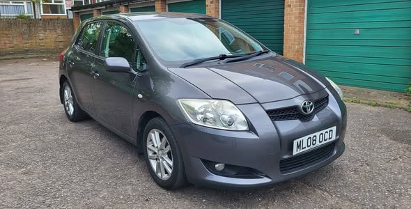 toyota auris