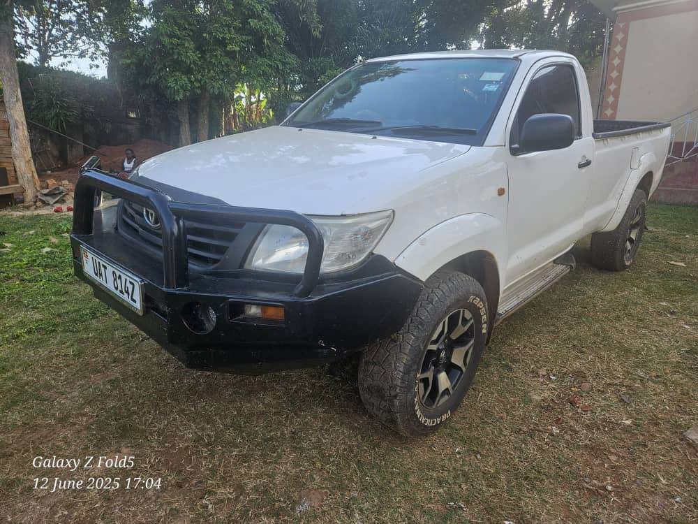 A picture of TOYOTA HILUX ON SALE