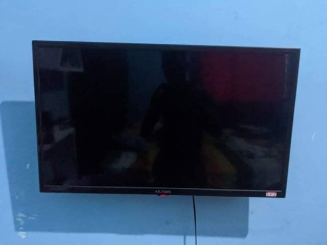 A picture of Tv flat NCH 32 ailyons