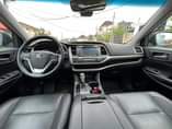 A picture of 2019 Foreign Used Toyota Highlander LIMITED Awd