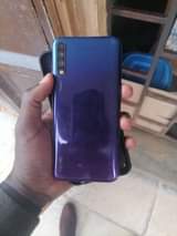 A picture of Quick sales techno phantom 9 128gb