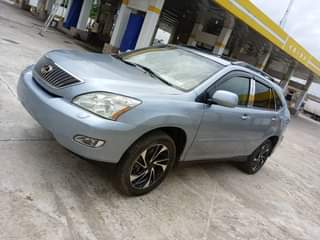 A picture of Distress alert Highest grade Lexus RX 330 Everything is intact