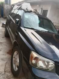 A picture of 2005 TOYOTA HIGHLANDER V6 engine 3 row seater Engine and