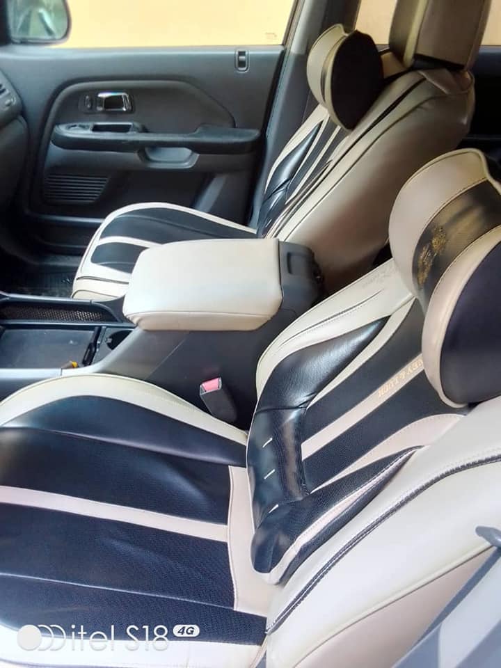 A picture of Honda Pilot 2004