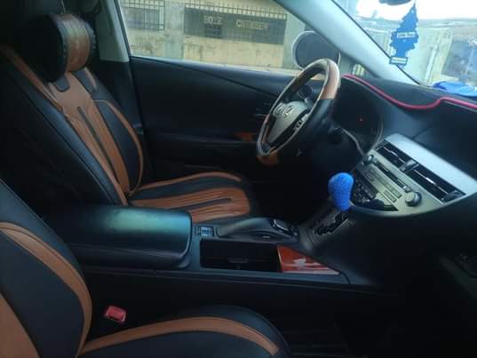 A picture of LEXUS RX350