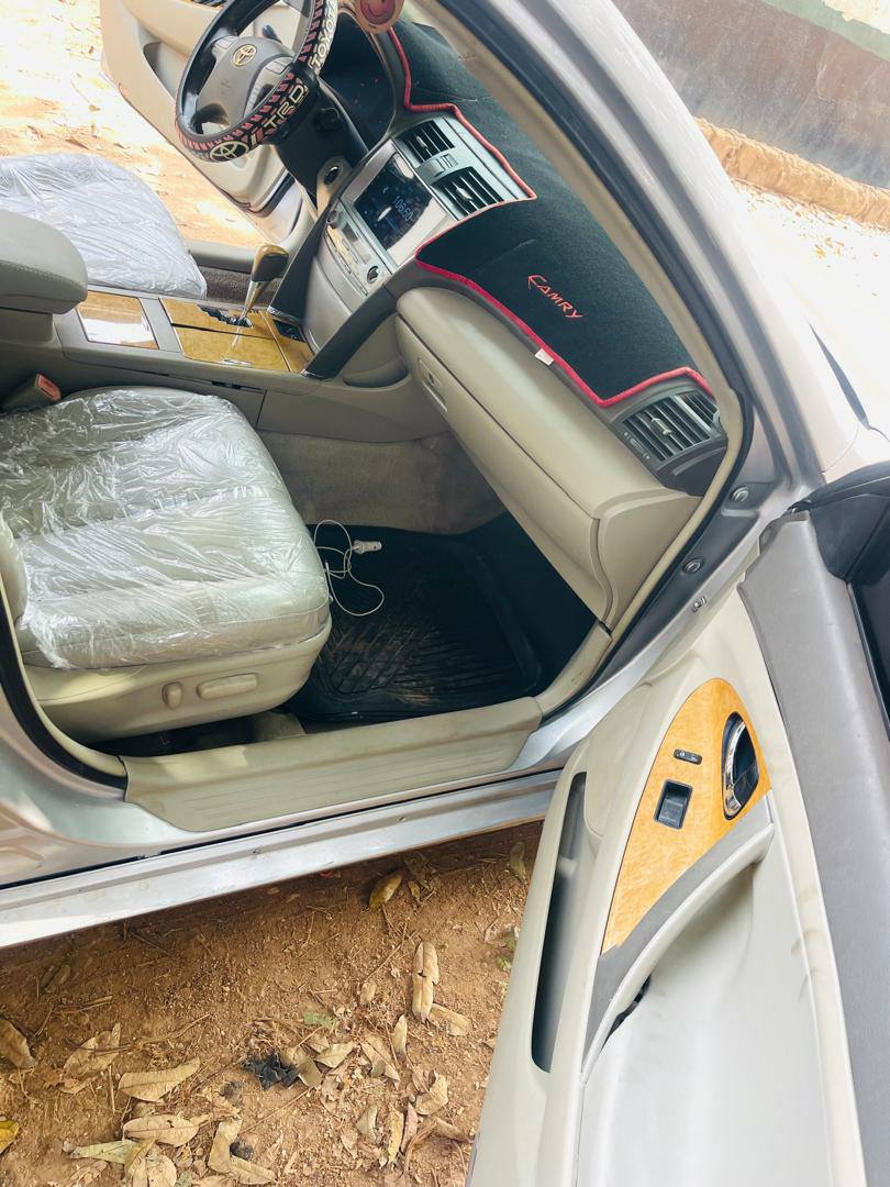 A picture of TOYOTA CAMRY 2009 XLE V6