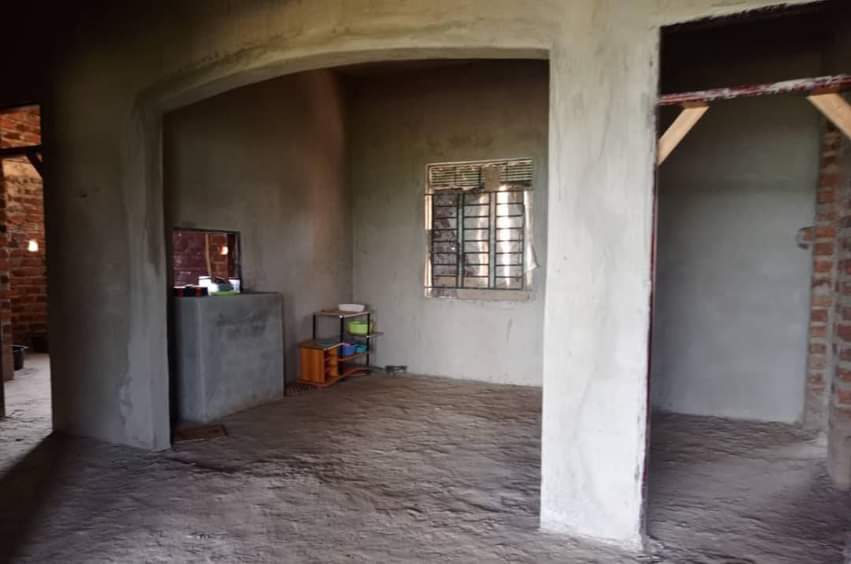 A picture of Deal deal house for sale in bujjuko wa.me 256756009912 just