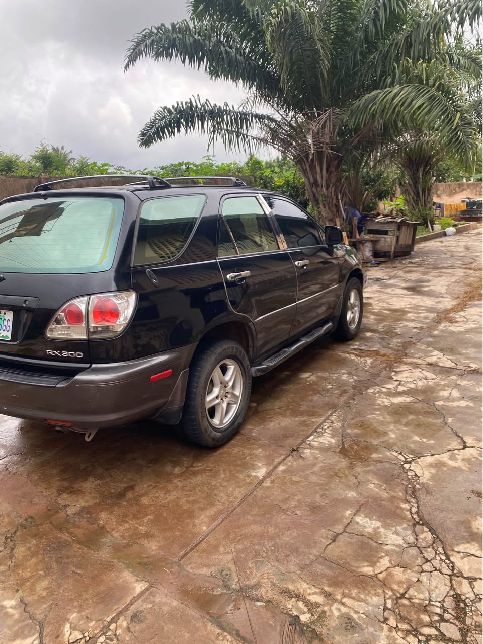 A picture of Lexus Rx 300 Buy and drive