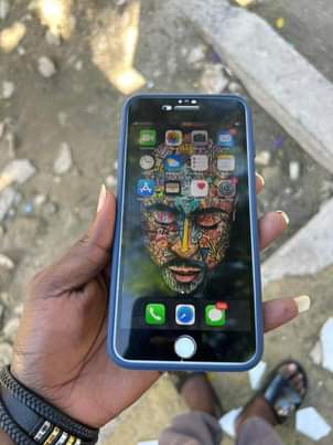 A picture of iPhone 7 plus 128gb Bei 250 000 Piga 0620245515 Dsm