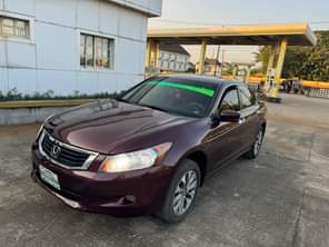A picture of wow This is fully loaded Honda accord 2010 model full