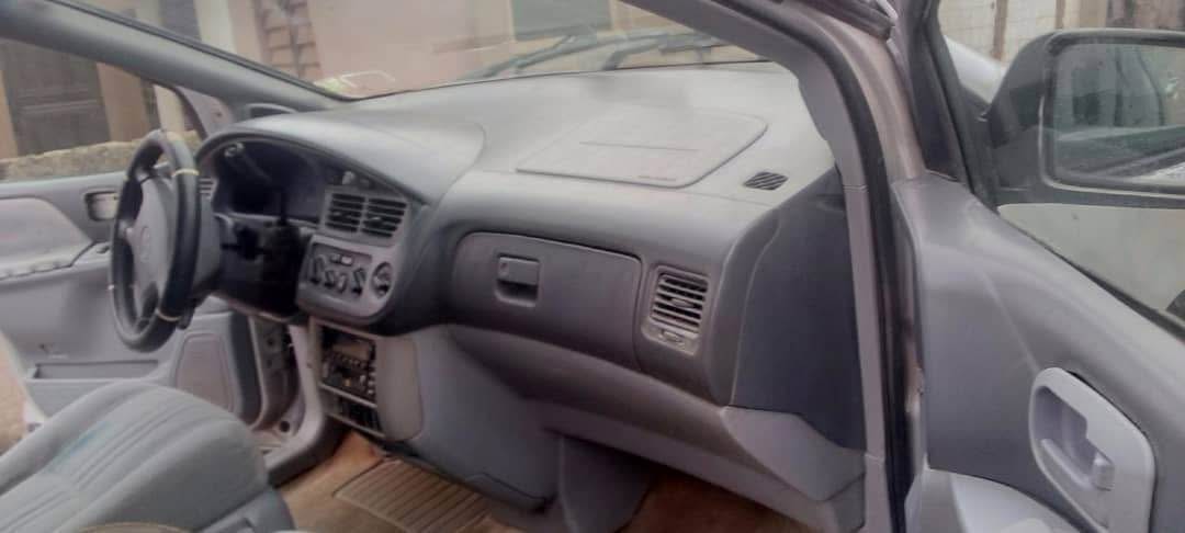 A picture of Clean Toyota Seinna 2002