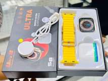 A picture of PACKAGE YA SMART WATCH EARPODS Bei 70 000 0785350692